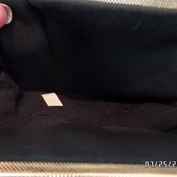 Vintage Tapestry Kiss Lock Clutch - Picture 4 of 9